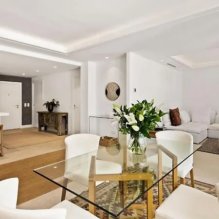 Apartment Exclusive 3-bedroom In Puente Romano *