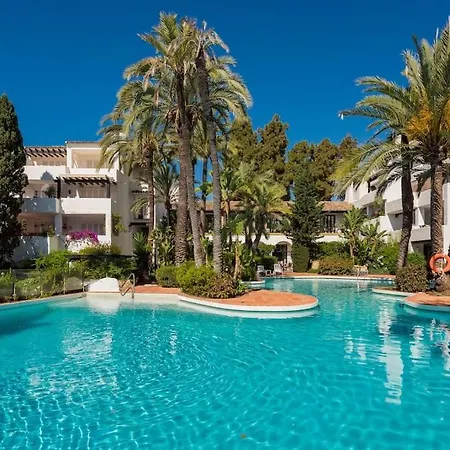 Exclusive 3-bedroom In Puente Romano *