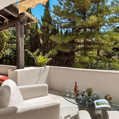 Exclusive 3-bedroom In Puente Romano