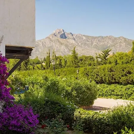 Exclusive 3-bedroom In Puente Romano Apartment *
