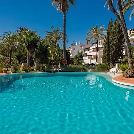 Exclusive 3-bedroom In Puente Romano Apartment Marbella