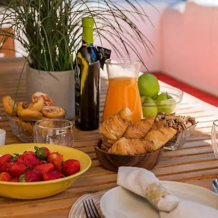 Exclusive 3-bedroom In Puente Romano Marbella