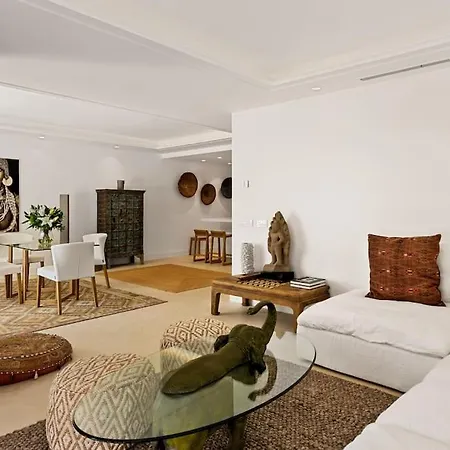 Apartment Exclusive 3-bedroom In Puente Romano *