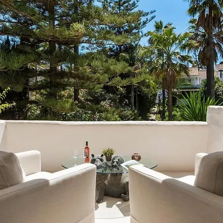 Exclusive 3-bedroom In Puente Romano *