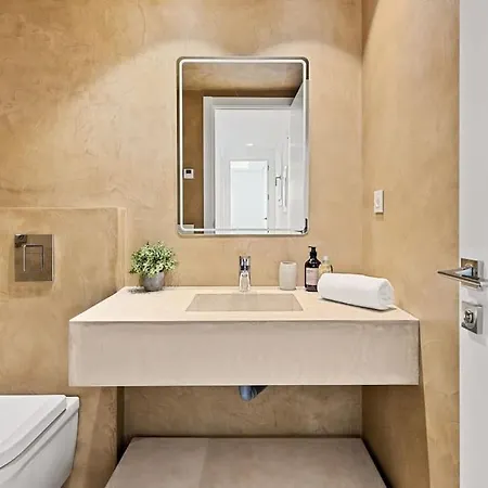 Exclusive 3-bedroom In Puente Romano *